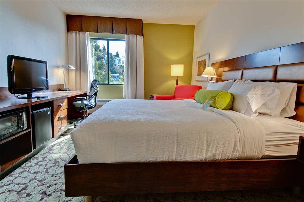 Hilton Garden Inn Los Angeles / Hollywood Ngoại thất bức ảnh